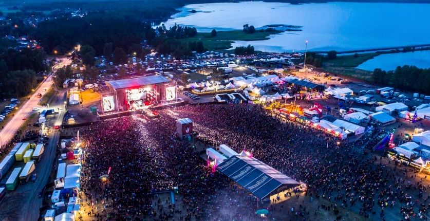 Teppich Trichternetzspinne Weiß schweden rock festival 2022 Plantage ...