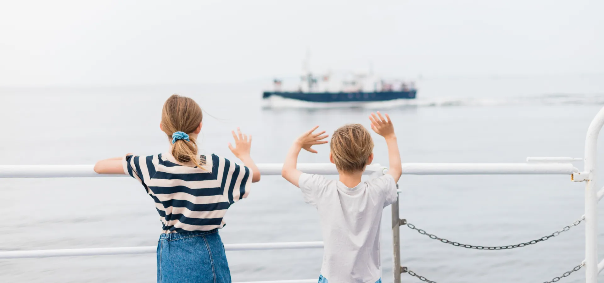 Bilresa med familjen, stanna i en gästhamn för att ö-hoppa