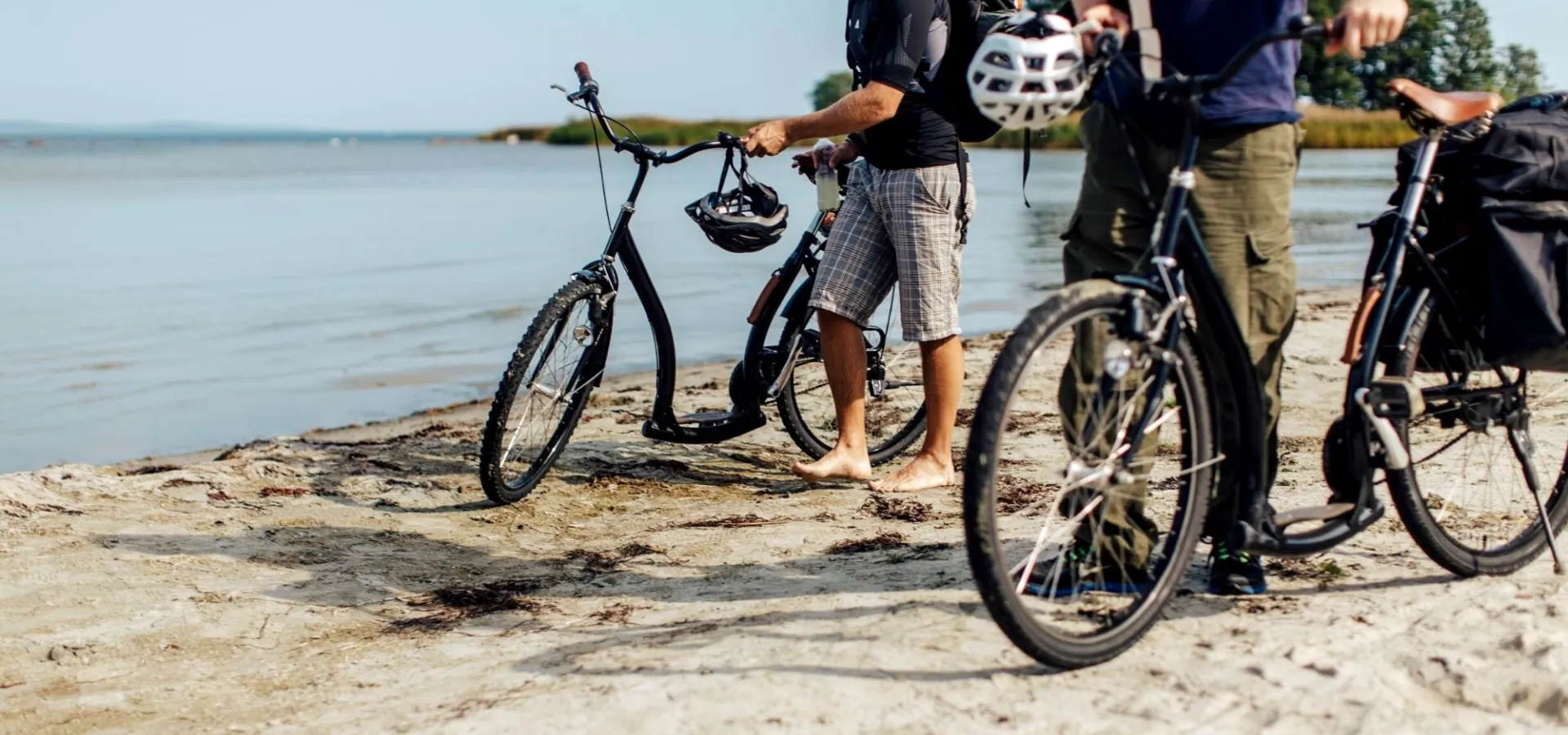 Cykelpaus under Sydostleden på en strand i Sölvesborg.