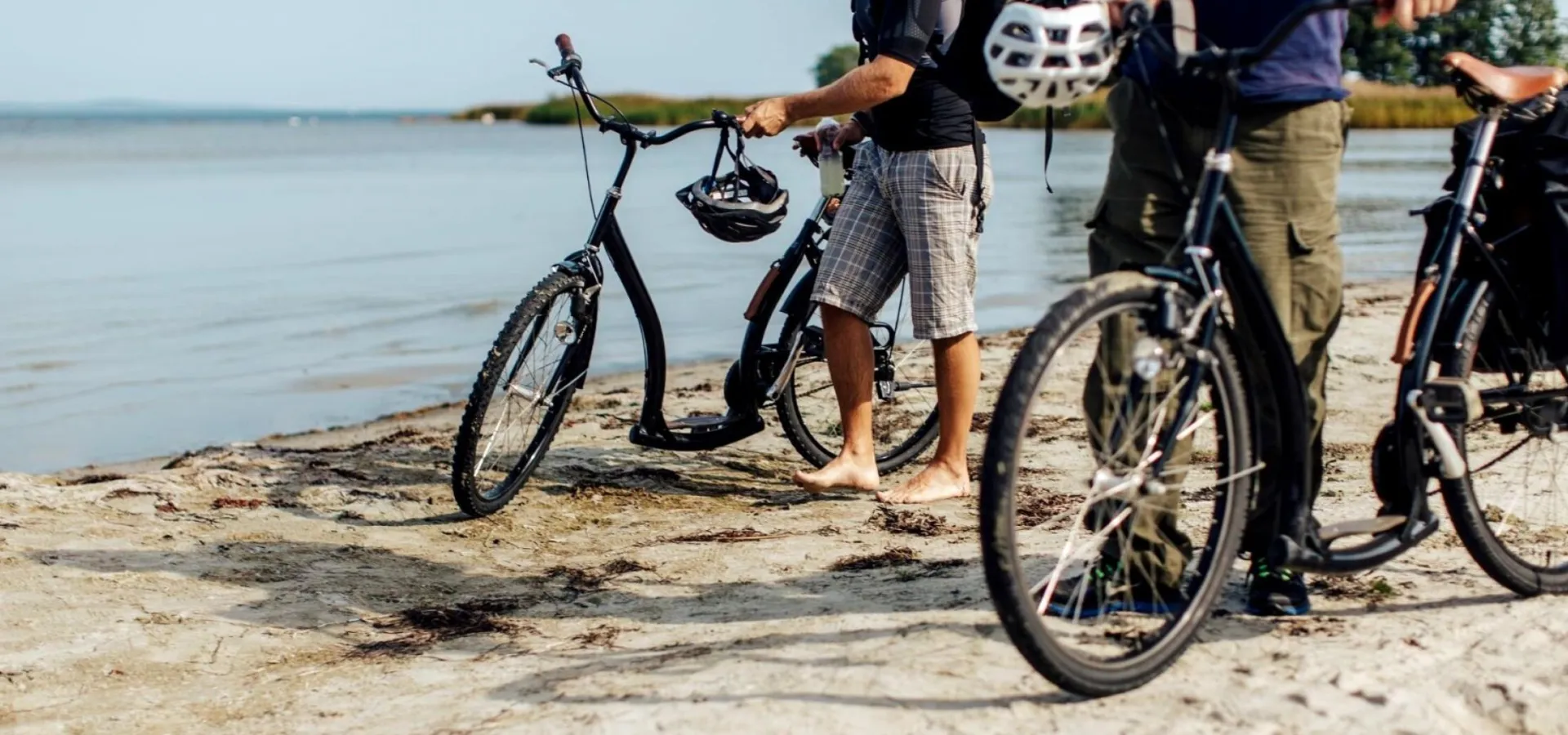 Cykelpaus under Sydostleden på en strand i Sölvesborg.