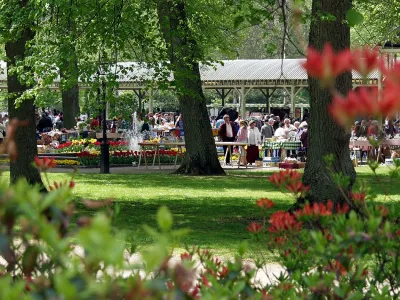 Loppis i Brunnshallarna, mitt i Ronneby Brunnspark