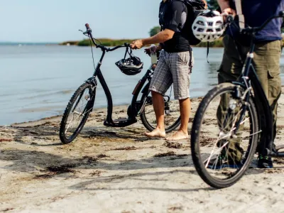 Cykelpaus under Sydostleden på en strand i Sölvesborg.