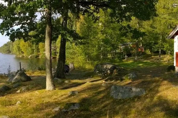 Cottage by the lake