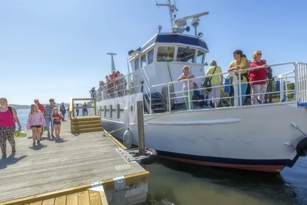 Travellers and the archipelago boat