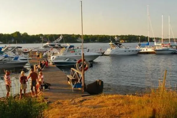 Guest Harbour Karön (copy)